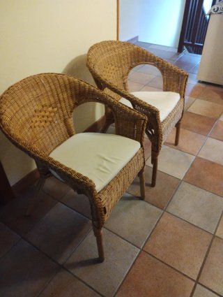2 Sillas de Mimbre Ikea con Cojín. Sillas Agen