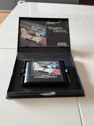 Double Clutch Mega Drive + 2 pósters incluidos
