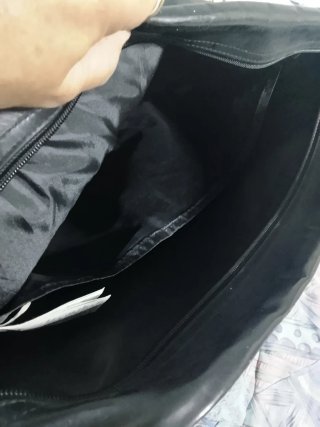 Bolsa de viaje Adidas negra y dorada