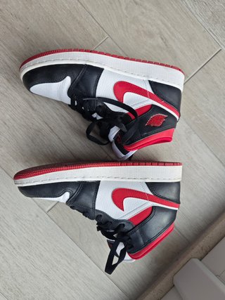 Jordan 1 Mid Scarpe Usate 1 Volta