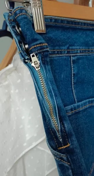 Pantalón acampanado talla 36 (S)