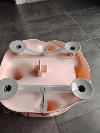 Accesorio bañera bebé rosa con juguetes
