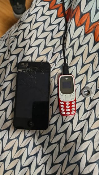 Mini móvil Nokia rojo y blanco Para colección