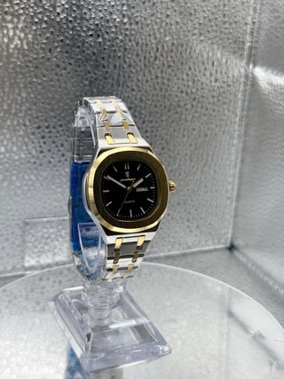 Reloj Poedagar Dama Oro y Plata Nuevo