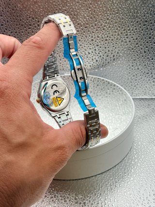 Reloj Poedagar Dama Oro y Plata Nuevo