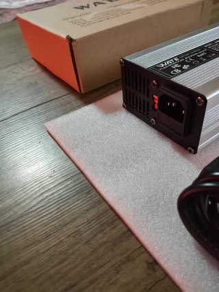 Caricabatterie per batterie agli ioni di litio WATE nuovo