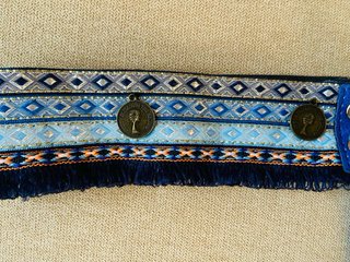 CINTURÓN BOHO  AZUL  Y PLATEADO CON MONEDAS