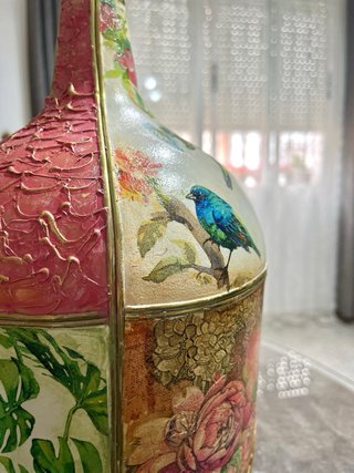 Botella Decorada a Mano Vintage