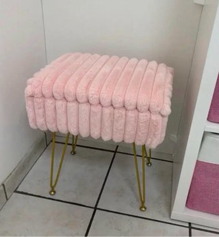 Taburete Rosa Pelo Sintético Patas Doradas