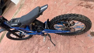 Moto Eléctrica Sur-Ron Off-Road Azul matriculada