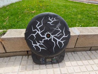 Diana de madera con caja y marcador