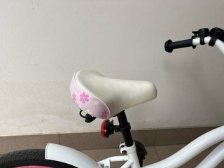 Bicicleta niña Amigo Flower