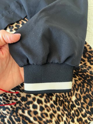 Sudadera Zara con estampado de leopardo