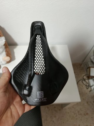 Sillín Carbono 3D Ryet 250x145mm 172gr