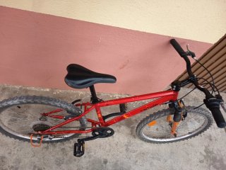 Bicicleta B'Twin 24 Roja