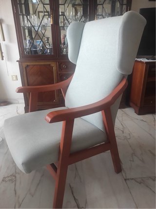 Butaca de tela y madera casi nueva