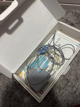 Nintendo DSi Roja con Caja y Juegos