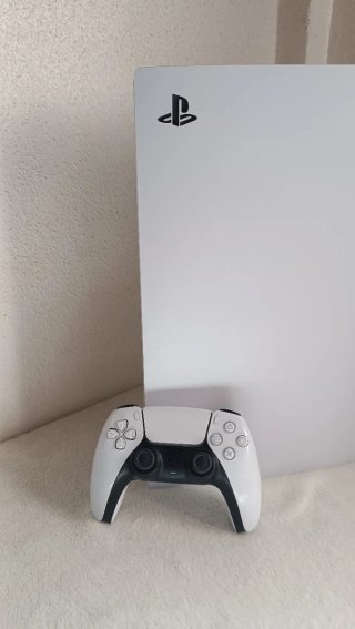 PlayStation 5 (PS5)