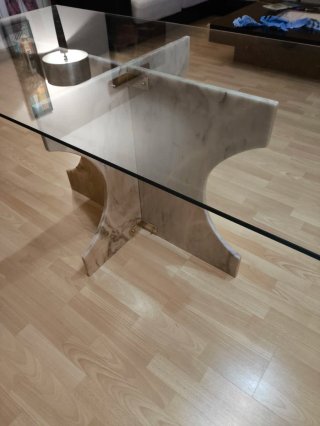 Mesa de comedor de cristal y mármol