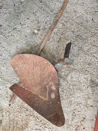 Arado de una vertedera