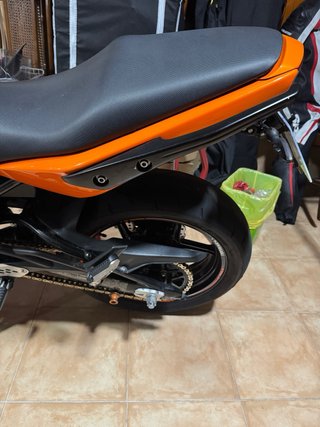 Baúl Shad SH48 con soporte Kawasaki ER6N