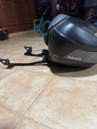 Baúl Shad SH48 con soporte Kawasaki ER6N