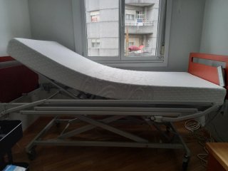 Cama articulada eléctrica