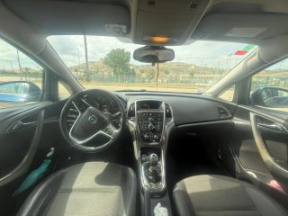 Opel Astra 2012