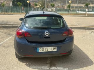 Opel Astra 2012