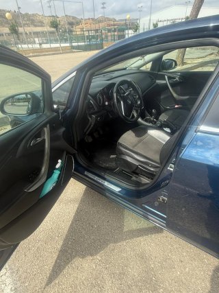 Opel Astra 2012
