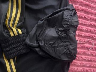 Chandal Adidas Negra y Dorada