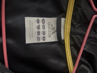 Chandal Adidas Negra y Dorada