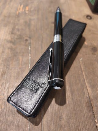 Bolígrafo Montblanc Negro