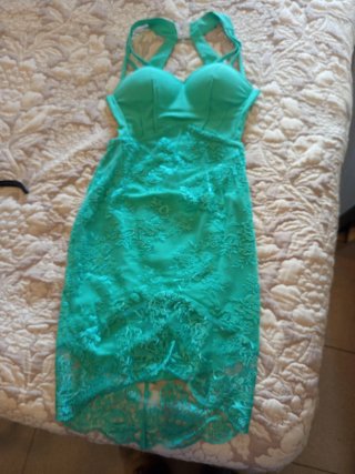 Vestido verde agua con encaje