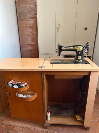 Máquina de Costura Antiga Singer