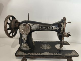 Máquina de coser Singer antigua