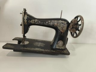Máquina de coser Singer antigua