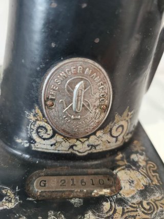 Máquina de coser Singer antigua