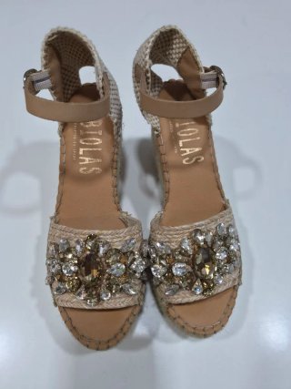 Fabiollas Sandalias Cuña Beige y Doradas