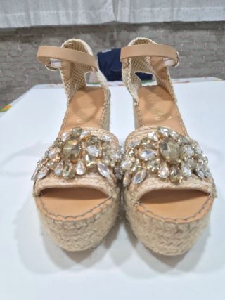 Fabiollas Sandalias Cuña Beige y Doradas