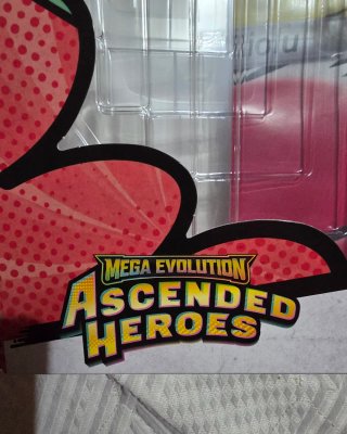 Póster Mega Lucario en inglés Ascended Heroes