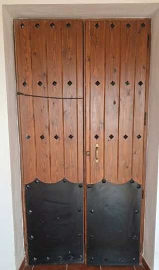 Puerta doble madera y metal