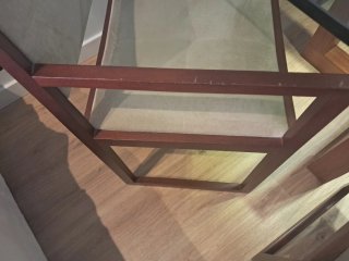 Juego de 4 sillas de madera .  25 € cada una.