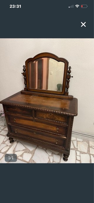 Conjunto Muebles Antiguos: Mesa y Tocador