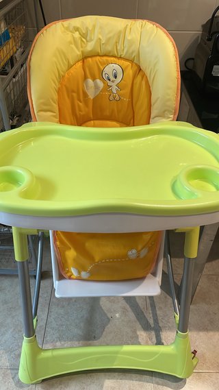 Trona infantil con diseño de Piolín