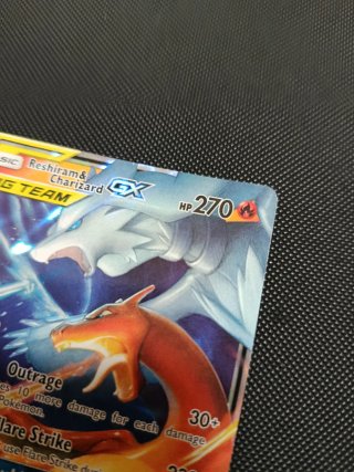 Carta Pokémon Reshiram & Charizard GX TAG TEAM
