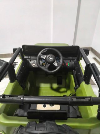 Coche eléctrico infantil verde