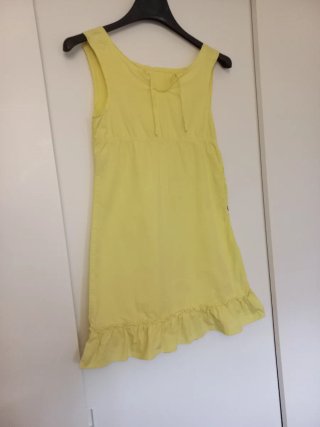 Vestido infantil amarelo sem manga
