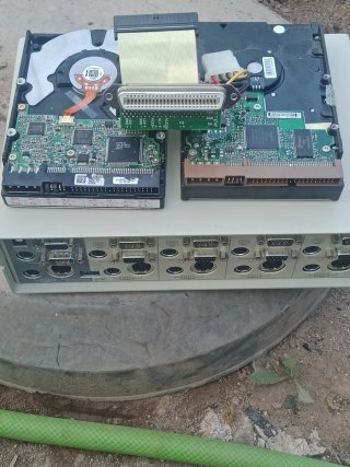 Piezas de Ordenador: Discos Duros y Placa
