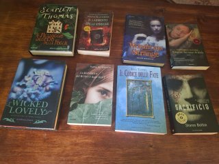 8 libri a tema fantasy + 1 a sorpresa in omaggio